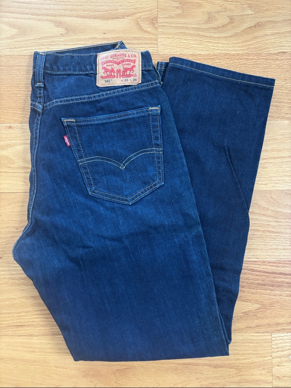 Levi's Men's Deep Blue Relaxed Fit Jeans